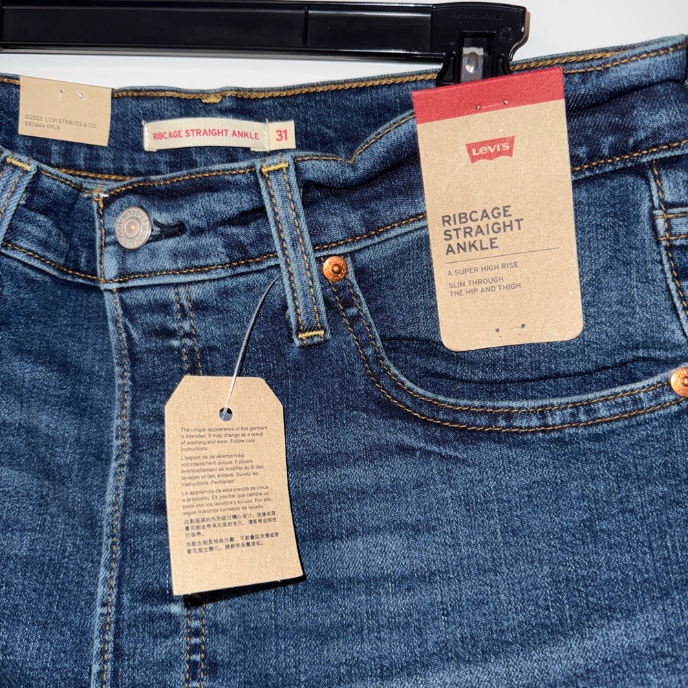 Levi's Women's Dark Blue Ankle Jeans - Picture 2 of 4